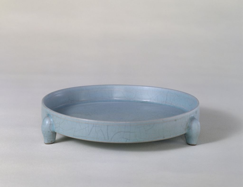 图片[1]-Ru kiln azure glaze tripod cup holder-China Archive